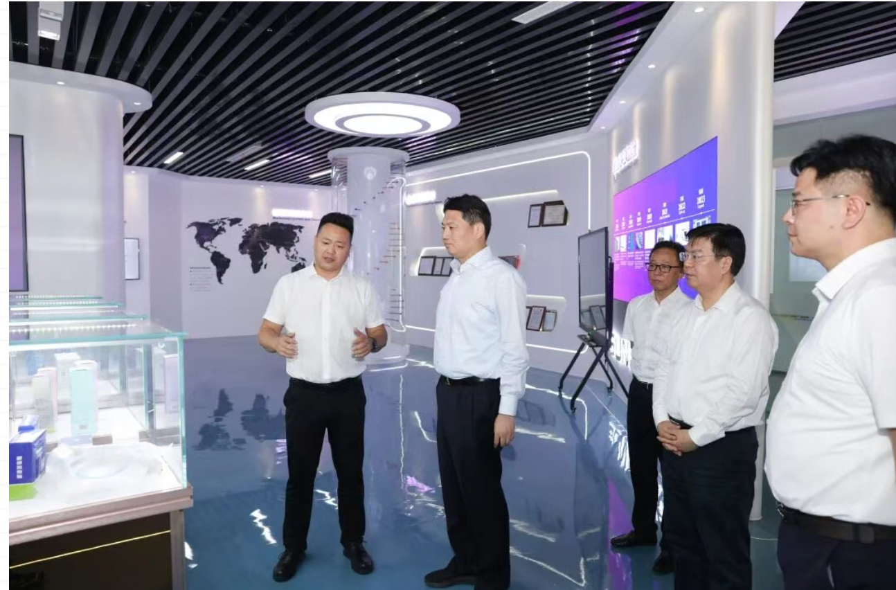 Latest company blogs about Taizhou Municipal Party Secretary Visits Jiangsu Tianhua Rigging to Review Industry Development and Local Employment